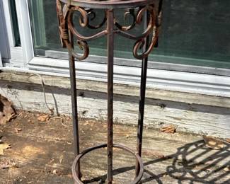 262 wroughtironmetalplantstand