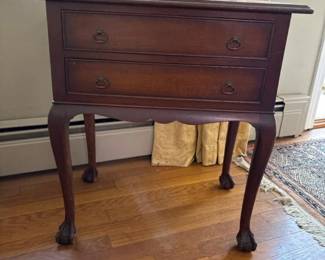 257 vintagesolidwood2drawersidetablew