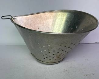523 vintagemetalconicalpastastrainer