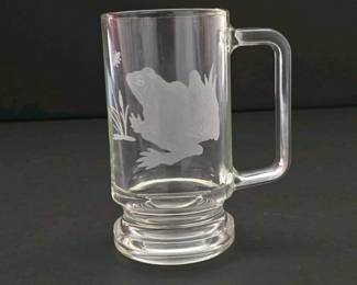 113 frogetchedglassbeermug55intallh