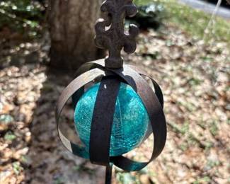 040 fleurdelisfinialmetalgardenstakeo