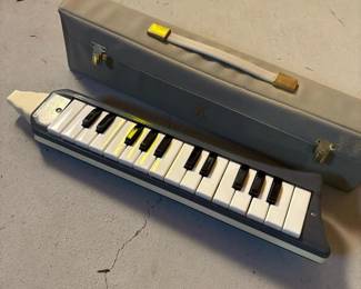 400 vintagehohnermelodicapiano2626key