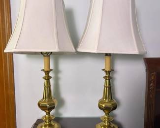 264 pairofbrasstablelampswithwhitefab