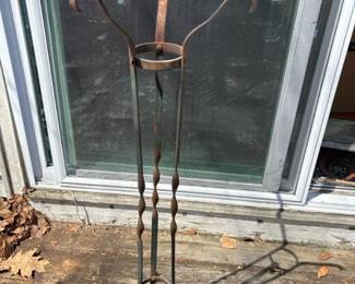 025 vintagewroughtironplantstandwithtw