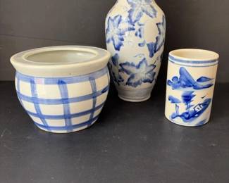 198 setof3bluewhitehandpaintedporcela