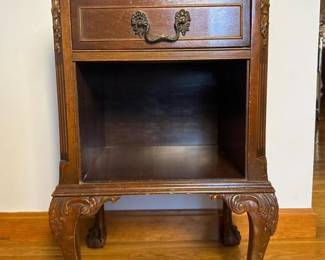 251 vintagechippendalestylewoodennightst