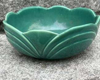 454 vintagegreenusapotterybowlribbedsc