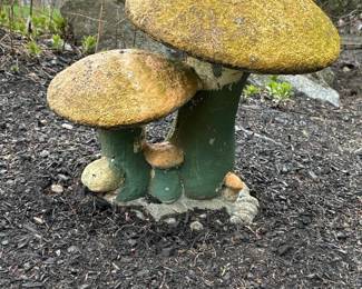 015 vintageconcretetwinmushroomgardenst