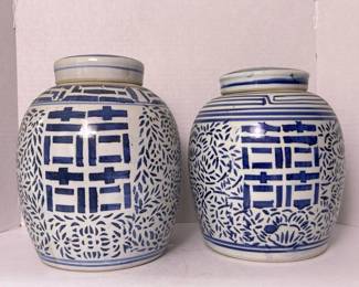 220 pairofchinesebluewhiteporcelaindou