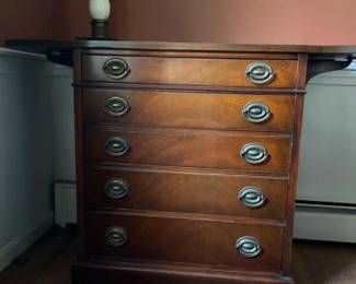 130 mahoganychestofdrawers5drawerwith