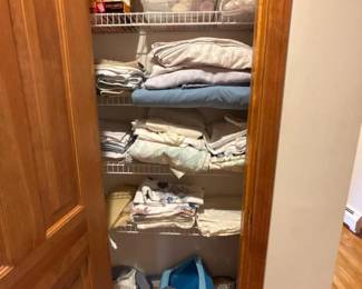 043 laundrylinenclosetlot
