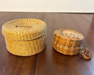 429 setof2smallhandwovenliddedbaskets