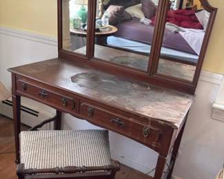 269 antique1930svanitytablesetwithtri
