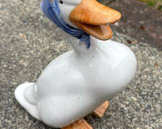 061 ceramicgoosefigurinewithbluescarf