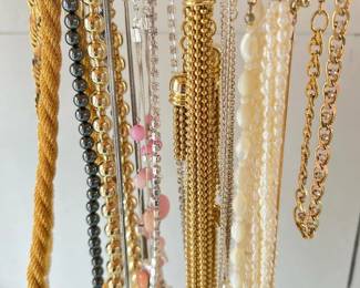 324 12costumejewlerynecklacesand1brace