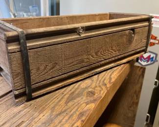 056 pinewoodplanterwithironband