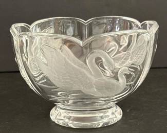091 clearglassscallopededgebowlwithetc