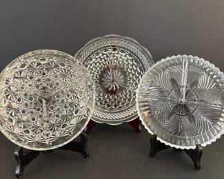 084 trioofpressedglassdividedrelishtra