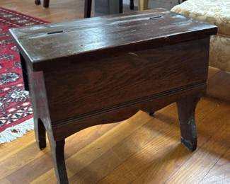 278 vintagewoodshoeshineboxwithcastir