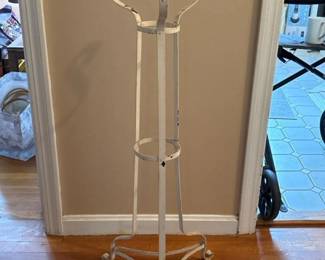 288 vintagewroughtironwhiteplantstand