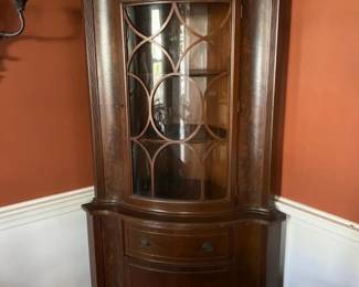 043 antiquecornerchinacabinetmahoganyve