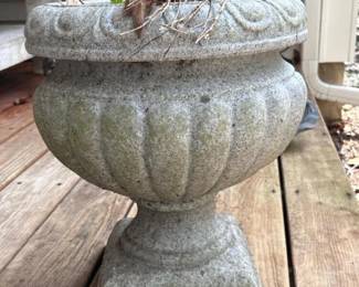 560 classicgreyplasticgardenplanterwith