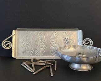 102 vintagehammeredaluminumservingsettr
