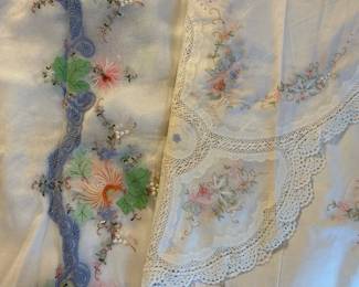 350 twovintagehandembroideredlinentable