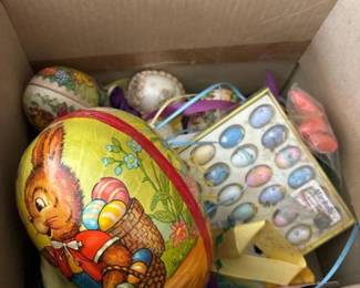 319 vintageeasterdecorlothandpaintedwo