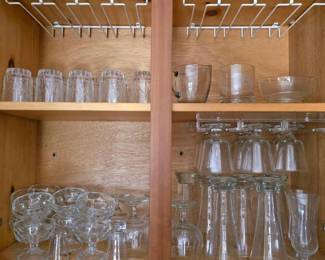 127 mixedsizestemandglassware