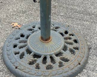 058 castironpatioumbrellabasewithdecor
