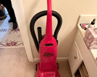 Dirt Devil Featherlite Bagged Upright Vacuum Cleaner