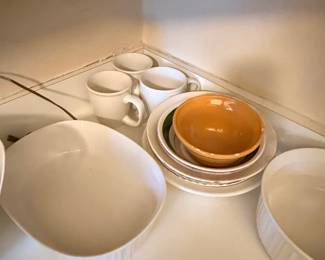 Set of White Ceramic Mugs and Bowls with Ribbed Accents