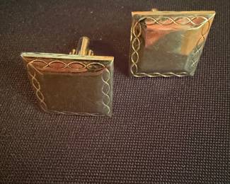 Vintage Gold Tone Square Cufflinks with Chain Link Engraving