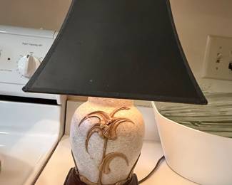 Asian-Inspired Ceramic Ginger Jar Table Lamp with Floral Motif