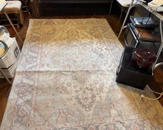 Area rug in great shape.