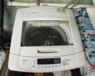 Newer LG washing machine. Works wonderfully. 