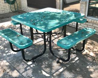 Metal rolling picnic table