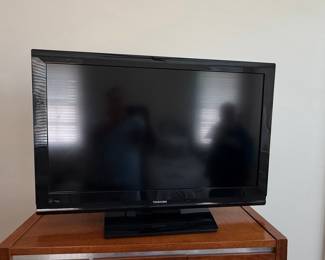 Toshiba 40-inch LCD HDTV
