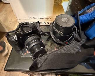 Minolta Maxxum 5000i 35mm SLR Camera with AF Zoom 35-70mm Lens
