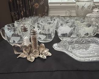 Vintage Nestlé Co. Etched World Globe Glass Mugs