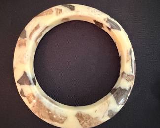 Vintage Marbled Cream and Brown Bakelite Bangle Bracelet