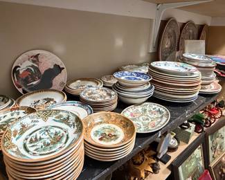 Assorted Chinese Export Porcelain Bowls and Plates