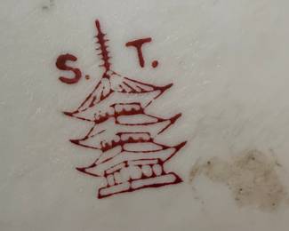 Japanese Satsuma-Style Export Vase with Pagoda Mark and Warrior Figure