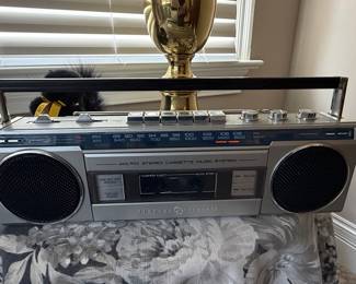 General Electric 3-5283B AM/FM Stereo Cassette Boombox