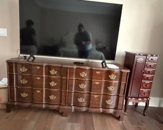 Harden Georgian Solid Mahogany Block Front Triple Dresser