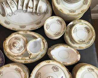Noritake Claremont Pattern Dinnerware Set