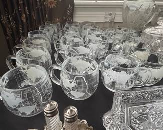Vintage Nestlé Co. Etched World Globe Glass Mugs