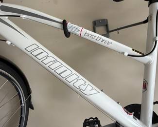 Infinity Boss.Three Hybrid Bicycle