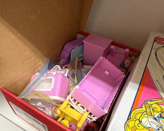 Barbie "Golden Dream" Fashion Doll Trunk